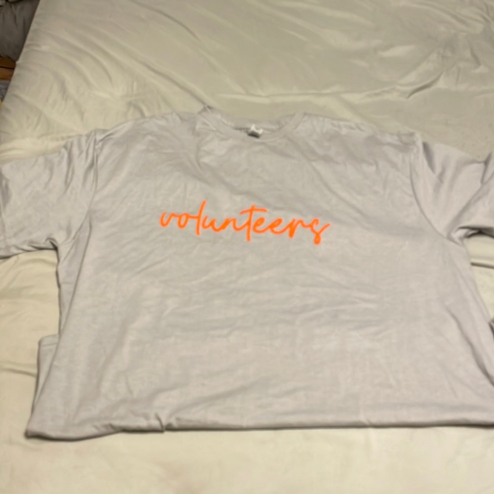 Tennessee Volunteers Shirt NWOT